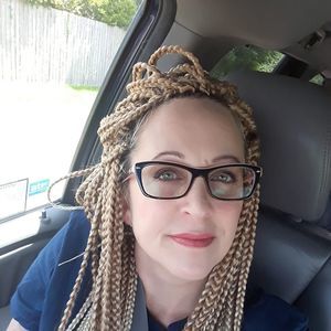 Meet your Posher, Traci